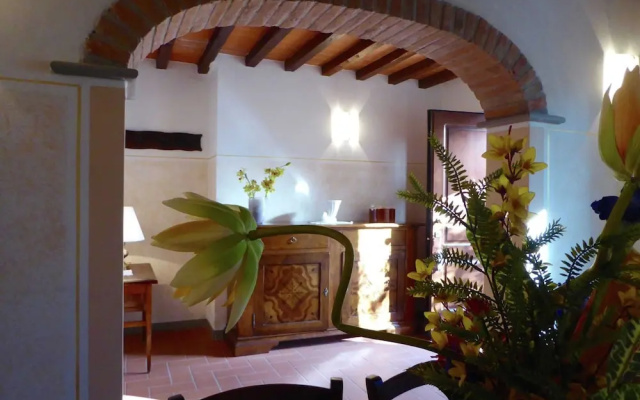 Holiday Home in Montecarelli With Pool