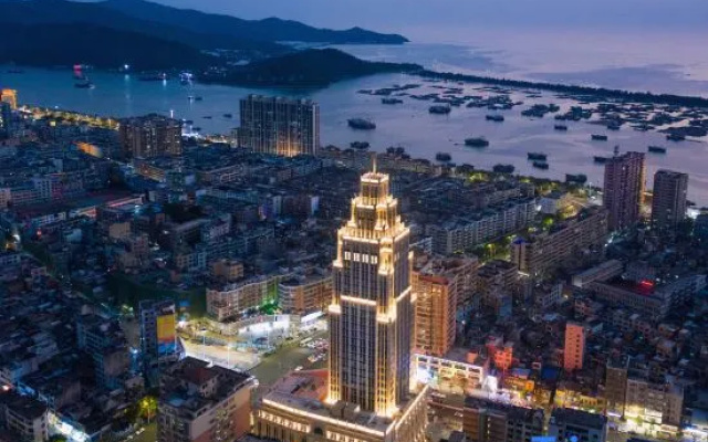 Vienna International Hotel (Shanwei Xinli Central Plaza )