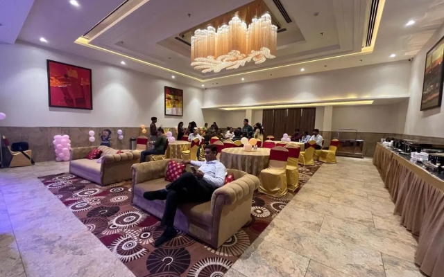 The Lalita Grand