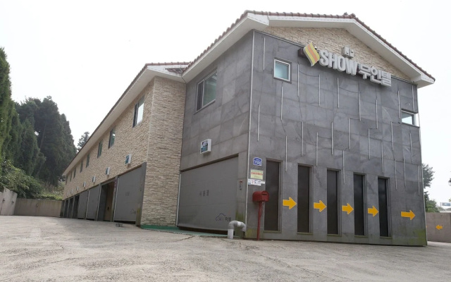 Jeju Aewol Show Drive in Unmanned Hotel