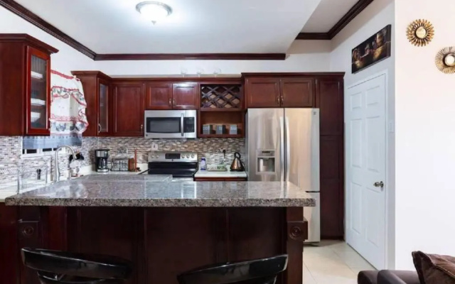 Loft - Sleeps 4 - Parking - Balcony