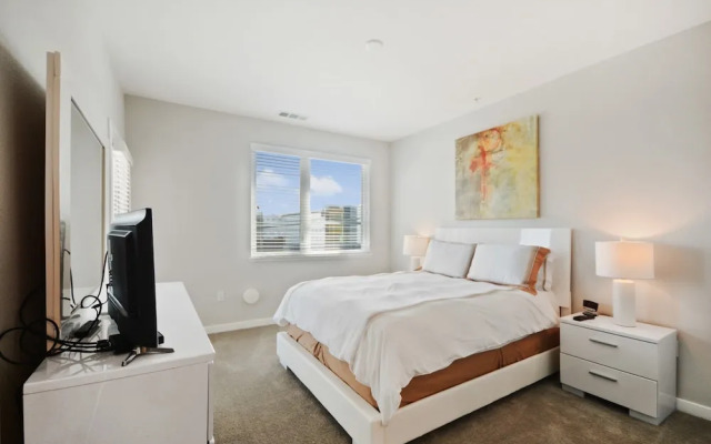 Global Luxury Suites in Menlo Park
