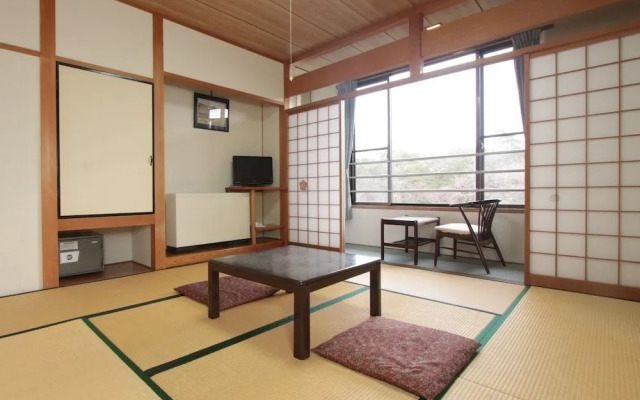 Kokumin Shukusha Enasansou
