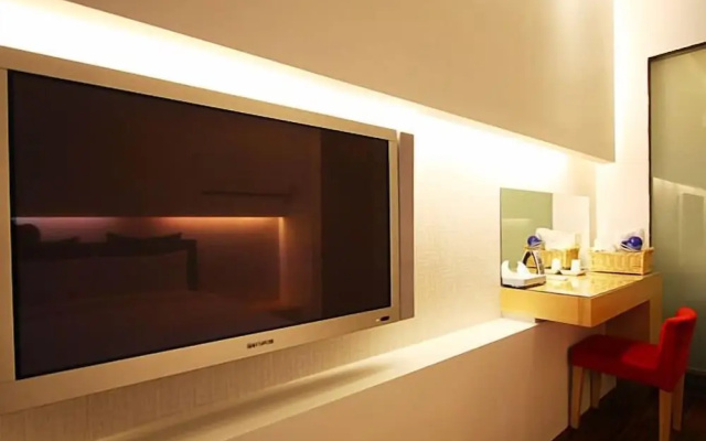 Gold Sandy Beach Hotel
