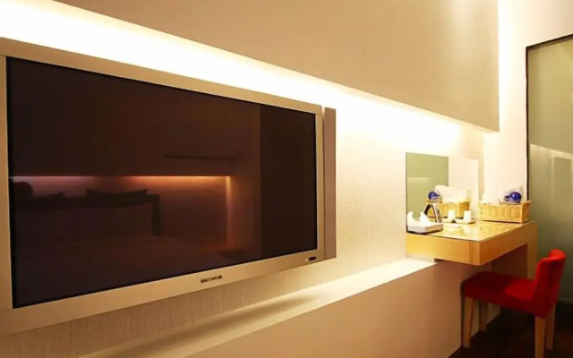 Gold Sandy Beach Hotel