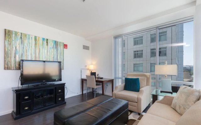 Watermark Kendall East by Bluebird Suites