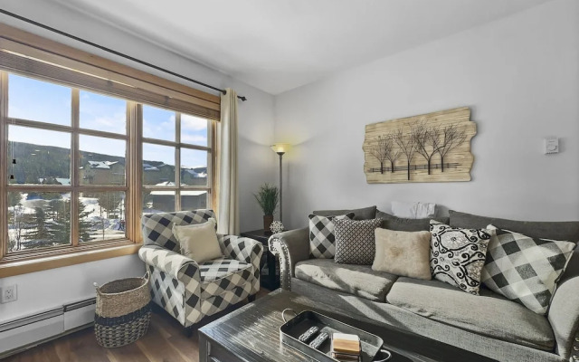 Inviting and Spacious Condo In The Heart of Center Village - PP416 by Redawning