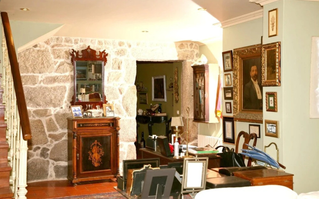 House With 5 Bedrooms in Pontevedra, With Enclosed Garden