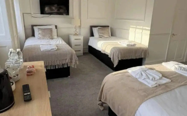 Room 7 - Manor Park Country House Wales