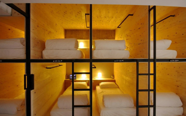 Mini West Hotel