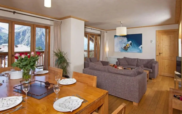 Getaway for 10 Near Slopes