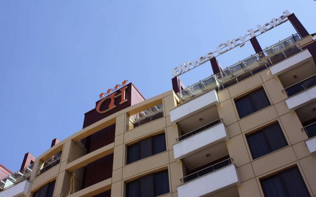 Olives City Hotel вид на фасад