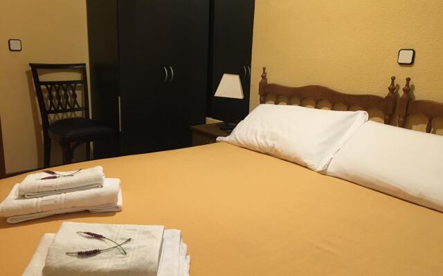Отель Hostal Tokio Испания, Мадрид - 1 отзыв об отеле, цены и фото номеров - забронировать отель Hostal Tokio онлайн комната для гостей