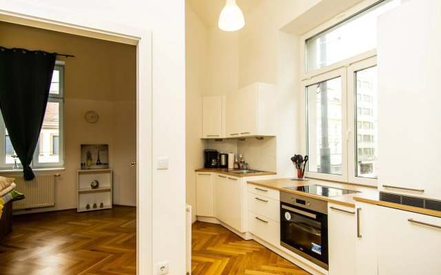 Raimond Apartment