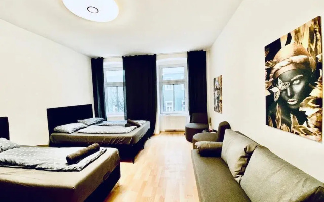 Comfy 3BR Apt for Groups Near Park