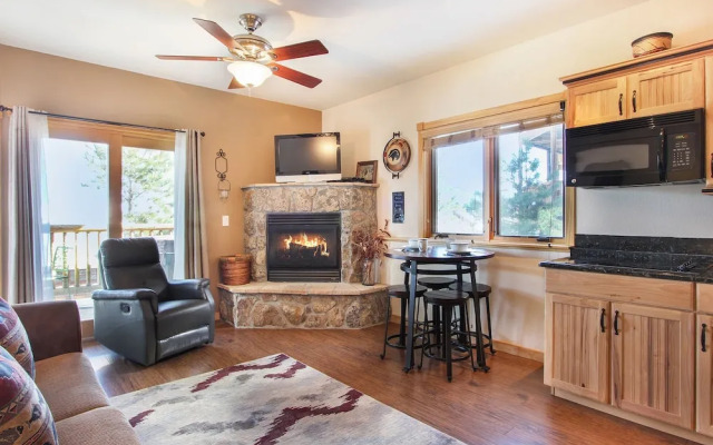 Lookout Mountain 27b 1 Bedroom Condo by RedAwning