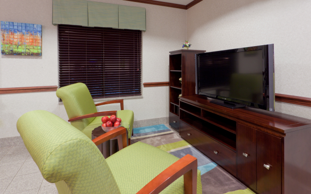 Holiday Inn Express Newton Falls by IHG