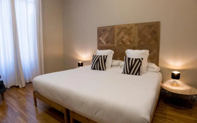 Cami Bed & Gallery