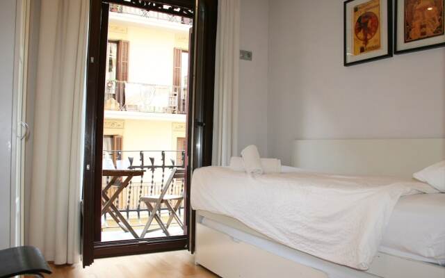 Апартаменты Avenida Apartments Tapioles II комната для гостей