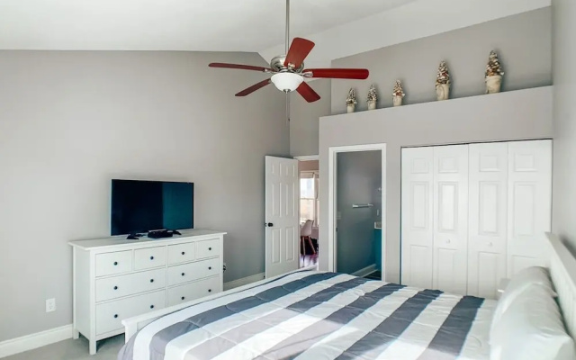 A Beach To Remember 4 Bedroom Home by RedAwning