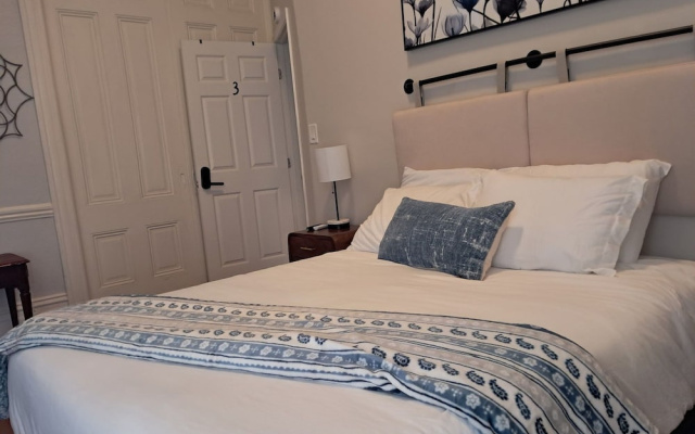Gorgeous 3 Bedroom In Downtown