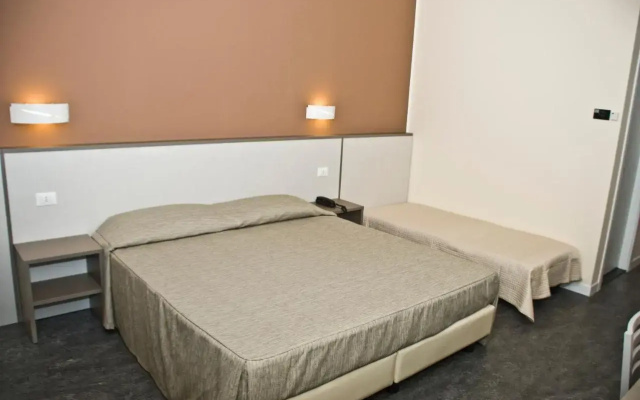 Hotel 4 Strade
