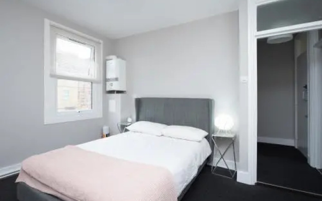 Kennington Apartment D/Apartment