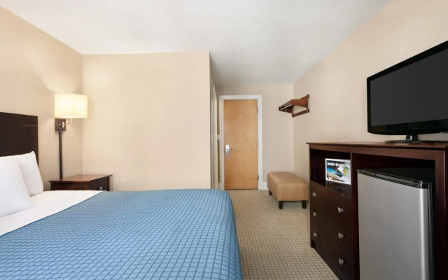 Harrison Hall Hotel