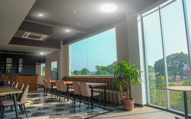 Ayra Hotel Airport Solo
