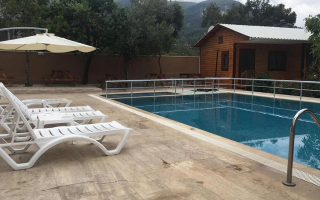 Flat With Pool Surrounded by Nature in Konyaalti