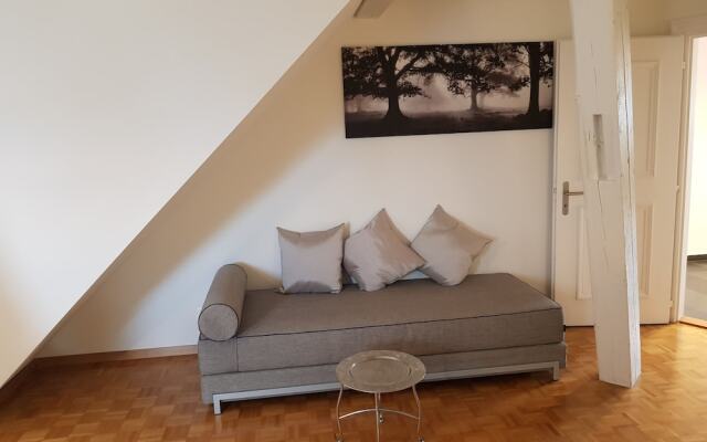 Отель flat at Zurich MainStation Цюрих комната для гостей