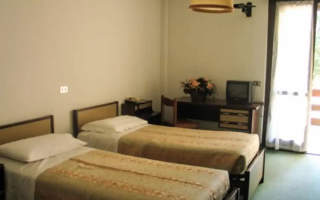 Hotel Dolomiti Levico