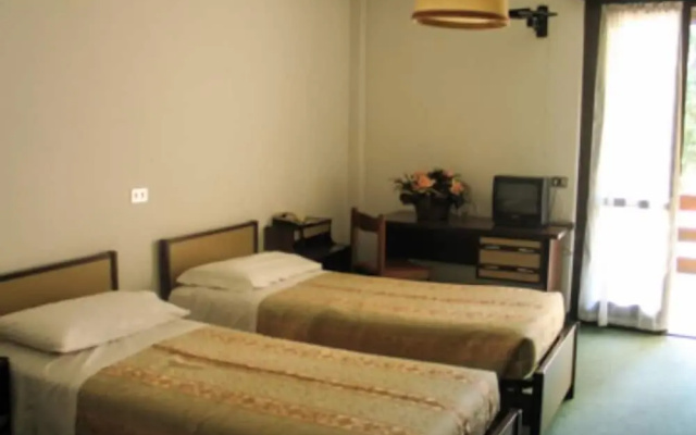 Hotel Dolomiti Levico
