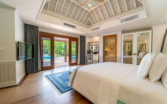 The Signature Collection by Hideaway