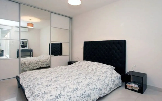Congress Apartment