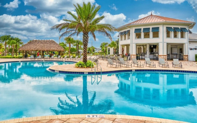 Luxury Storey Lake Retreat - Spacious Disney-near