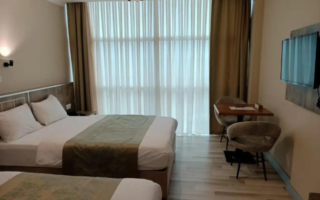 Bal Otel