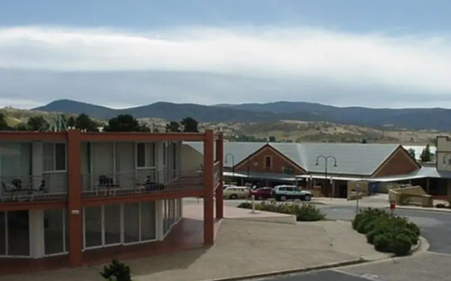 Razorback 8 Moderate Holiday Apartments