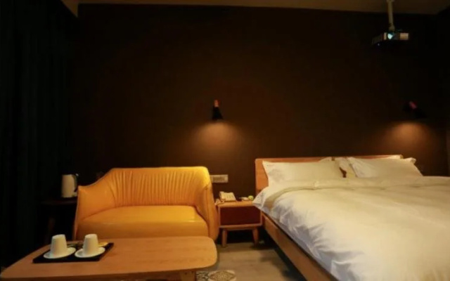 Yangshuo Manjing Travel Photography Hotel (West Street  Branch)