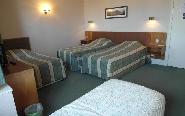 County Hotel
