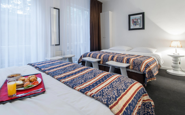 Acostar Hotel