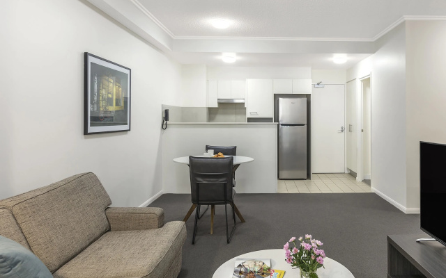 Oaks Brisbane on Margaret Suites