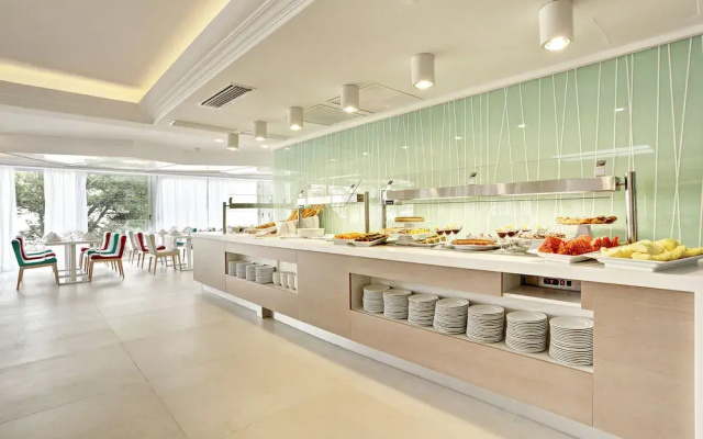 Grupotel Oasis