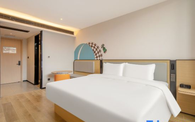 Lano Huajing Hotel