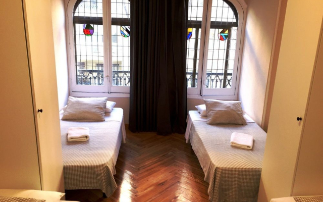 Rooms Arguelles 58