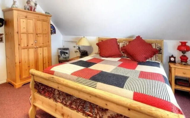 Scenic Wonders Christmas Cabin 3 Bedroom