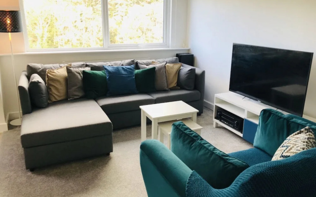 1 Bed Marina Apartment With Sea Views, Penthouse