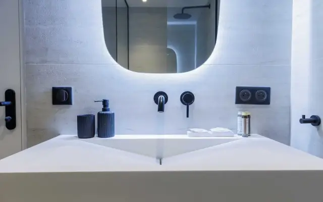 Renovated Studio rue du Roi de Sicile / Marais
