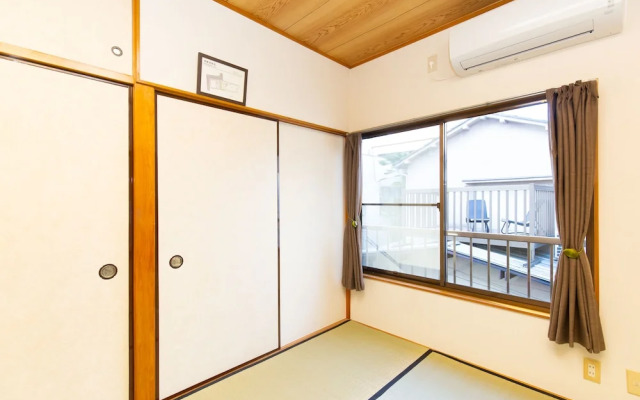 Kagurazaka Retro Bar & Hotel