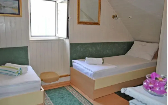 Rooms Ana